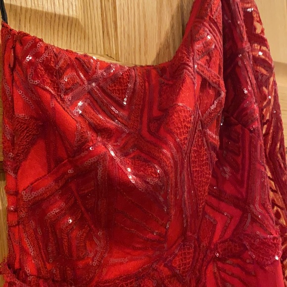 Nicole Backi Gown as Seen on Peggy - Picture 12 of 17